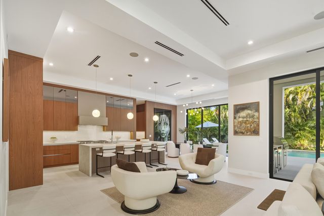 450 NE Spanish Court, Boca Raton, FL 33432