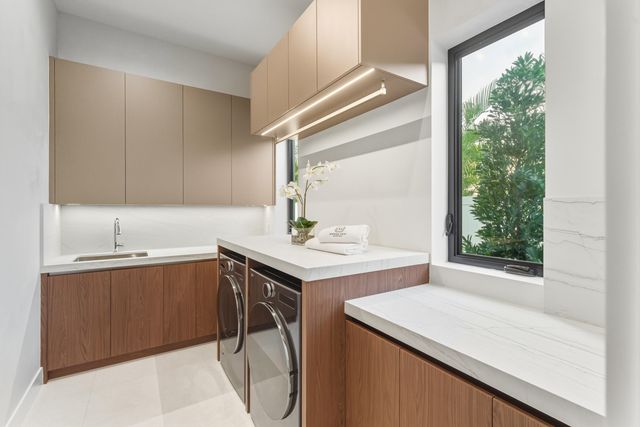 450 NE Spanish Court, Boca Raton, FL 33432