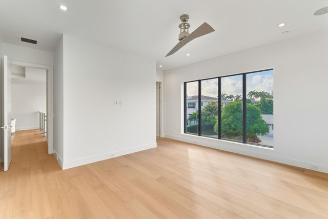 450 NE Spanish Court, Boca Raton, FL 33432