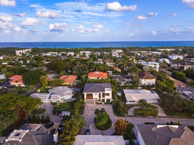 450 NE Spanish Court, Boca Raton, FL 33432