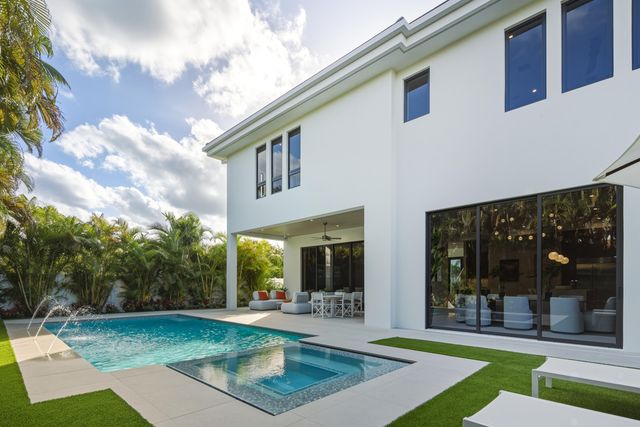 450 NE Spanish Court, Boca Raton, FL 33432