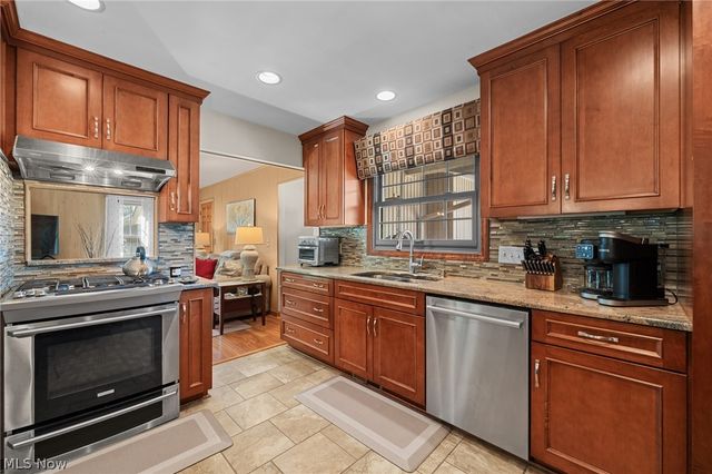 3270 Harris Road, Broadview Heights, OH 44147