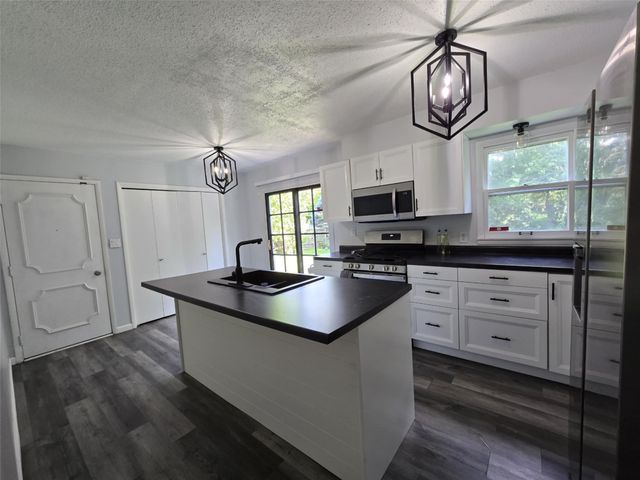 4600 Aspen Drive, West Des Moines, IA 50265