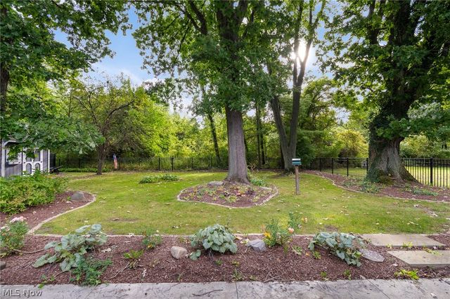 6169 Hickory Trail, North Ridgeville, OH 44039