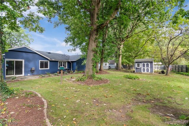 6169 Hickory Trail, North Ridgeville, OH 44039