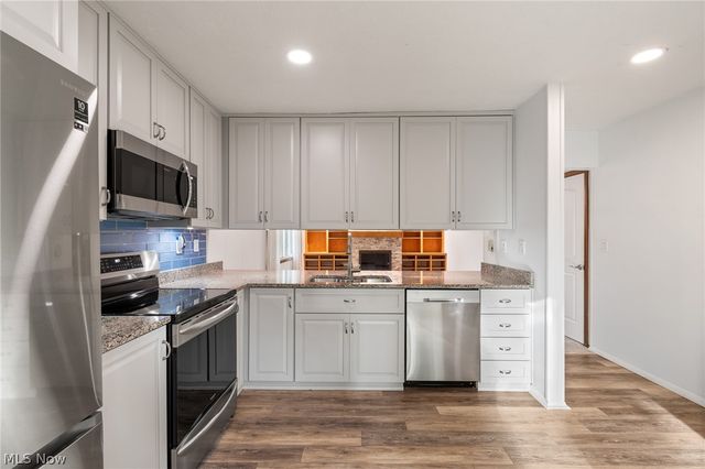 6169 Hickory Trail, North Ridgeville, OH 44039