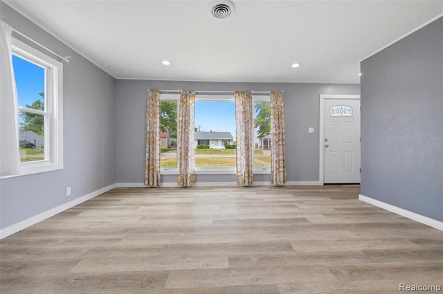 35501 Glen Street, Westland, MI 48186