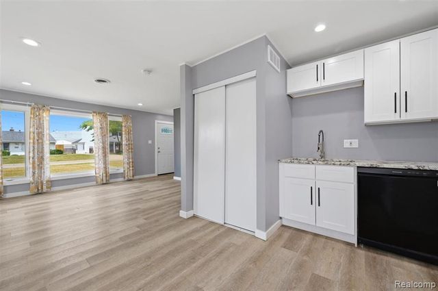 35501 Glen Street, Westland, MI 48186