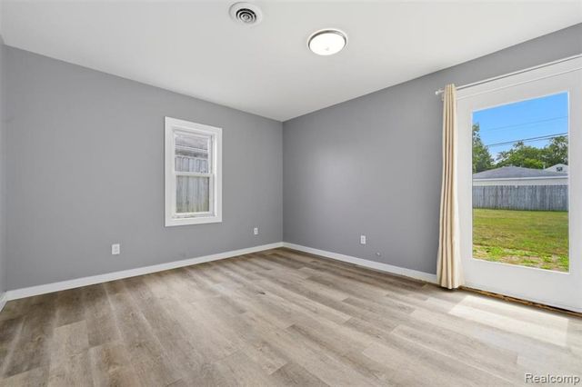 35501 Glen Street, Westland, MI 48186