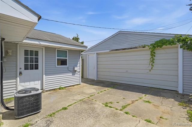 35501 Glen Street, Westland, MI 48186