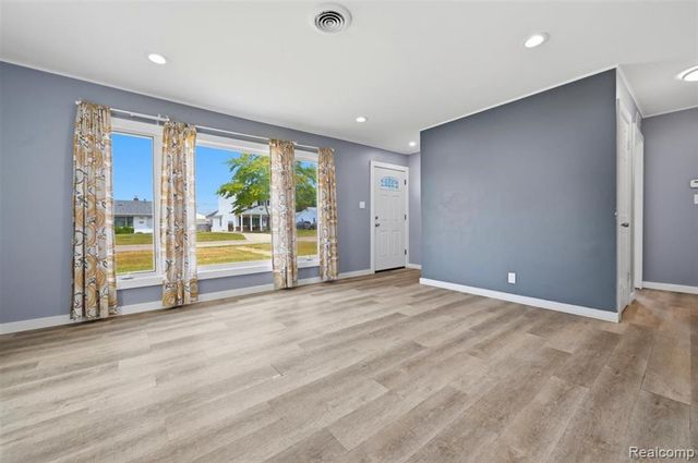 35501 Glen Street, Westland, MI 48186