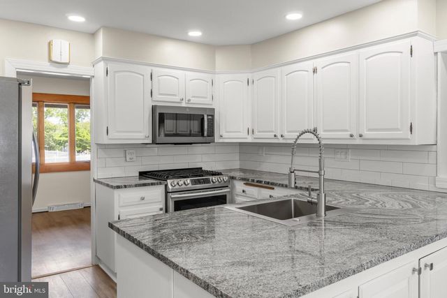 907 PRESTON CT, Blackwood, NJ 08012