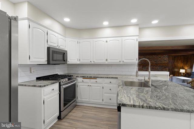 907 PRESTON CT, Blackwood, NJ 08012