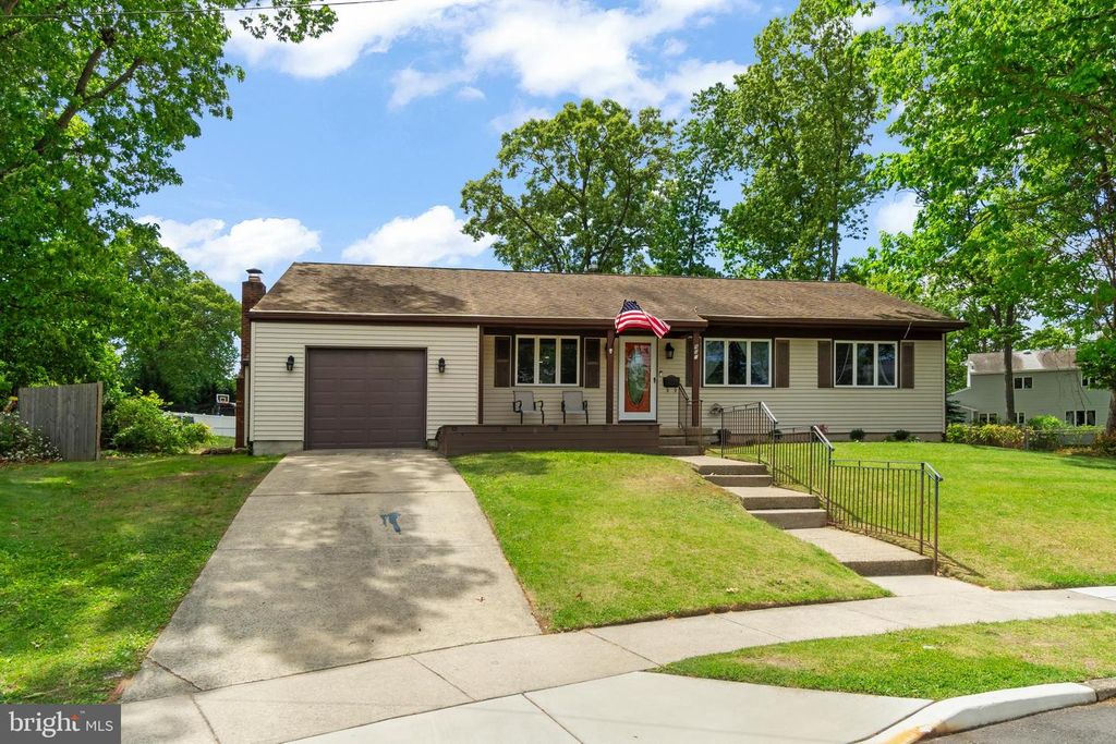 907 PRESTON CT, Blackwood, NJ 08012