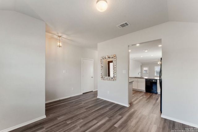 1869 Abigail Ln, New Braunfels, TX 78130