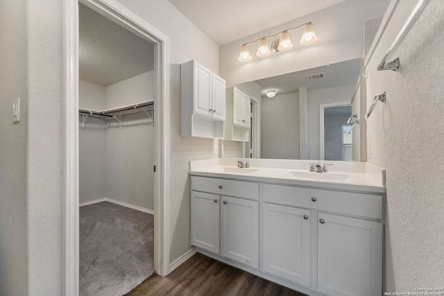 1869 Abigail Ln, New Braunfels, TX 78130
