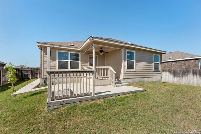 1869 Abigail Ln, New Braunfels, TX 78130