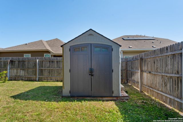 1869 Abigail Ln, New Braunfels, TX 78130