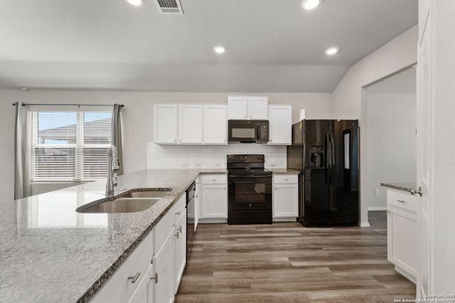 1869 Abigail Ln, New Braunfels, TX 78130