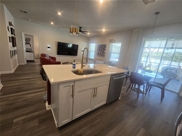 8052 GREENWAY AVENUE, Wesley Chapel, FL 33544