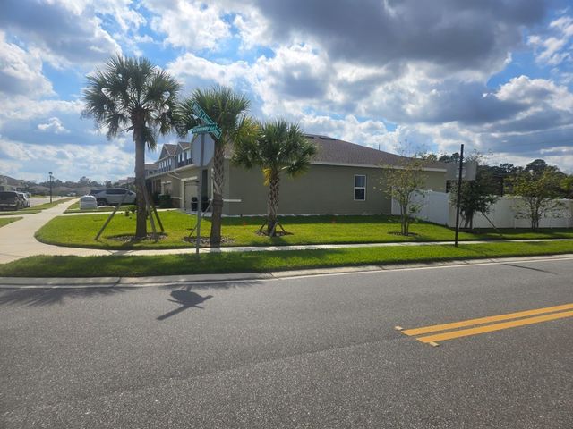 8052 GREENWAY AVENUE, Wesley Chapel, FL 33544