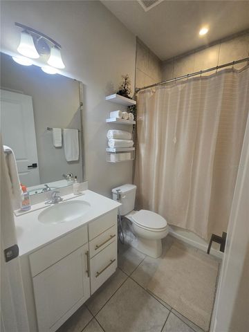 8052 GREENWAY AVENUE, Wesley Chapel, FL 33544