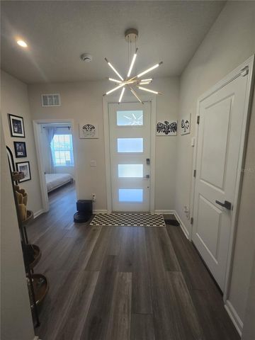 8052 GREENWAY AVENUE, Wesley Chapel, FL 33544