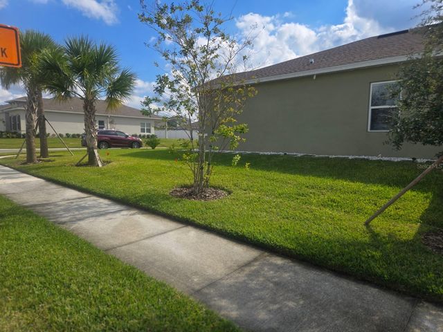 8052 GREENWAY AVENUE, Wesley Chapel, FL 33544