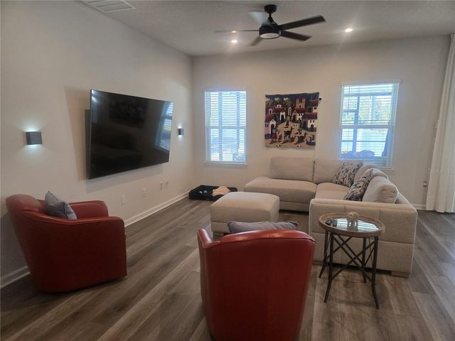 8052 GREENWAY AVENUE, Wesley Chapel, FL 33544