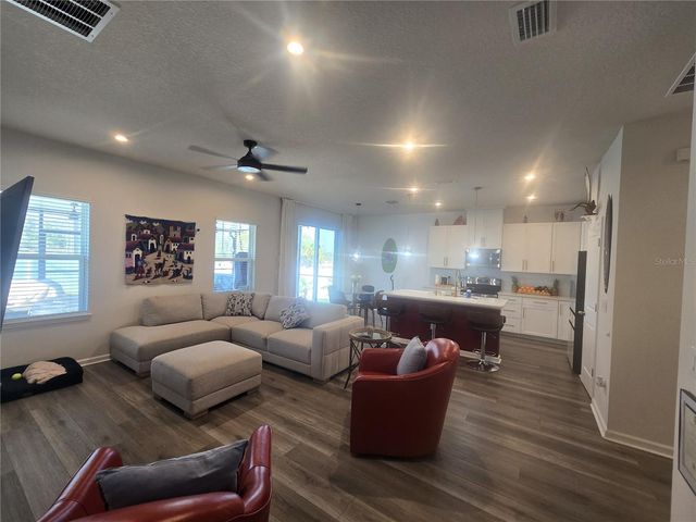 8052 GREENWAY AVENUE, Wesley Chapel, FL 33544