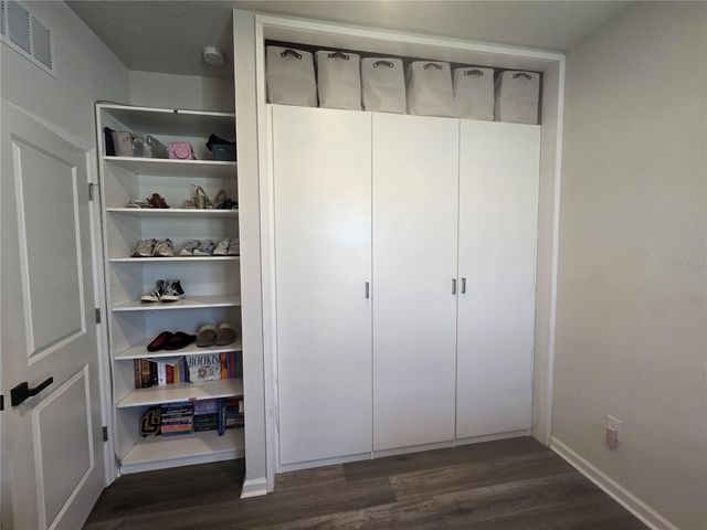 8052 GREENWAY AVENUE, Wesley Chapel, FL 33544