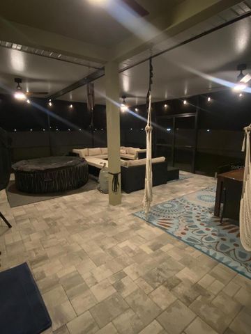 8052 GREENWAY AVENUE, Wesley Chapel, FL 33544