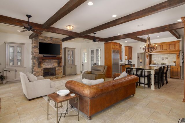 65 Pecan Acres, Hattiesburg, MS 39402