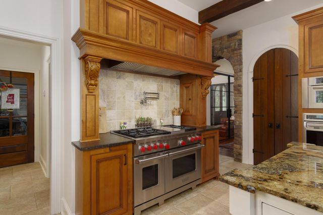 65 Pecan Acres, Hattiesburg, MS 39402