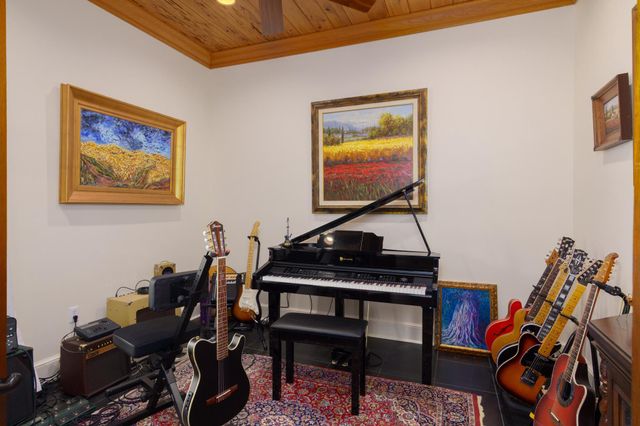 65 Pecan Acres, Hattiesburg, MS 39402