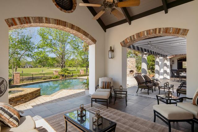 65 Pecan Acres, Hattiesburg, MS 39402