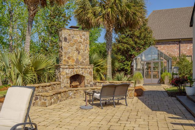 65 Pecan Acres, Hattiesburg, MS 39402