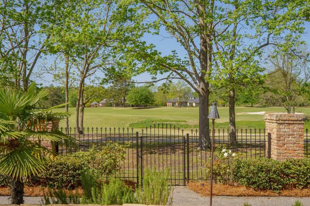 65 Pecan Acres, Hattiesburg, MS 39402