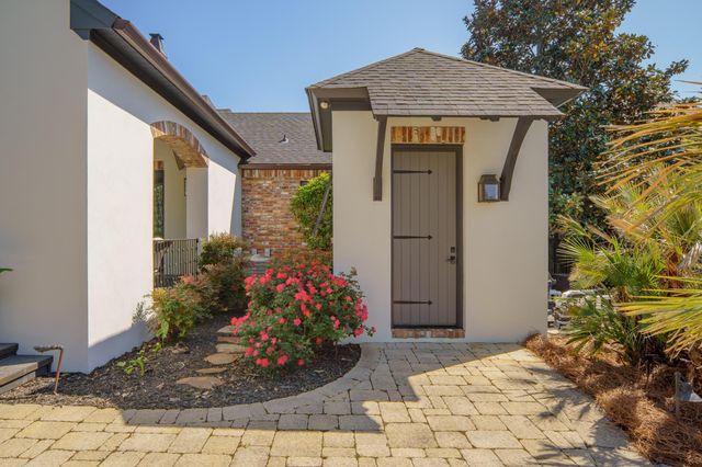 65 Pecan Acres, Hattiesburg, MS 39402