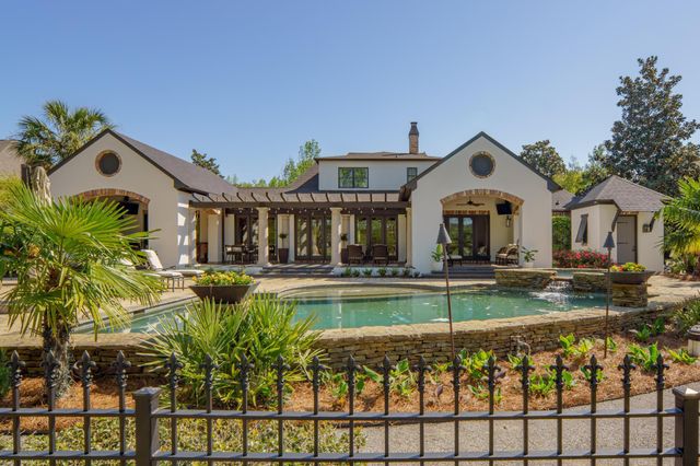 65 Pecan Acres, Hattiesburg, MS 39402