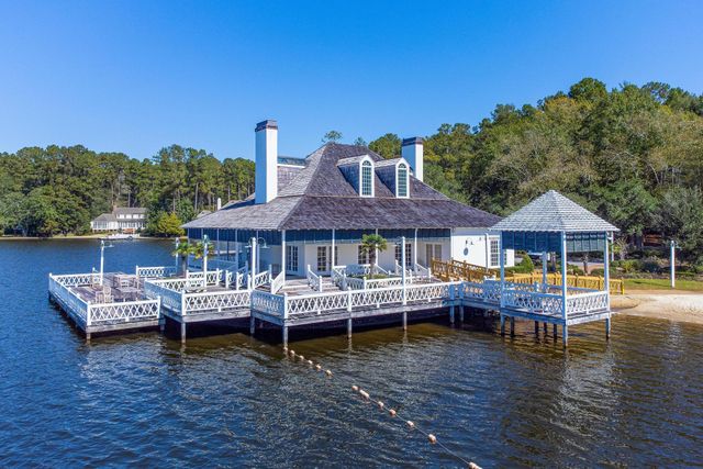 65 Pecan Acres, Hattiesburg, MS 39402