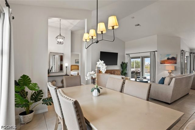 519 NE 19th TER, Cape Coral, FL 33909