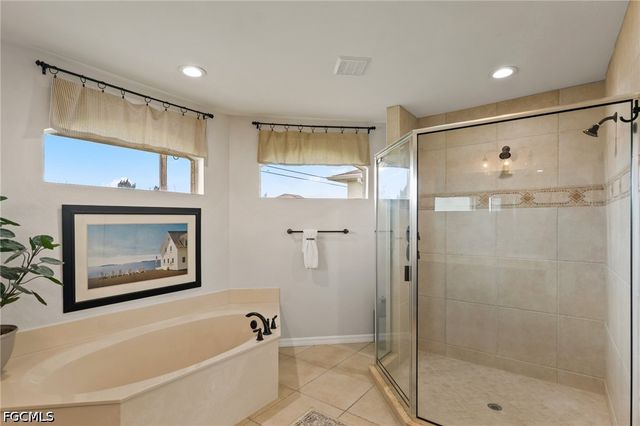 519 NE 19th TER, Cape Coral, FL 33909