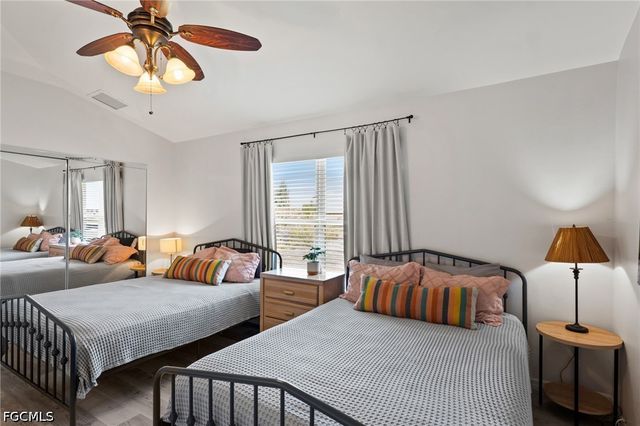 519 NE 19th TER, Cape Coral, FL 33909