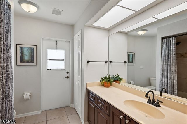 519 NE 19th TER, Cape Coral, FL 33909