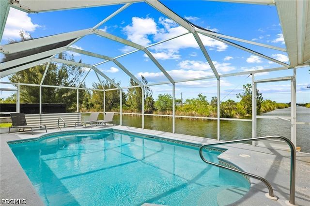 519 NE 19th TER, Cape Coral, FL 33909