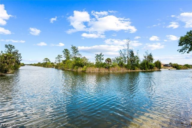 519 NE 19th TER, Cape Coral, FL 33909