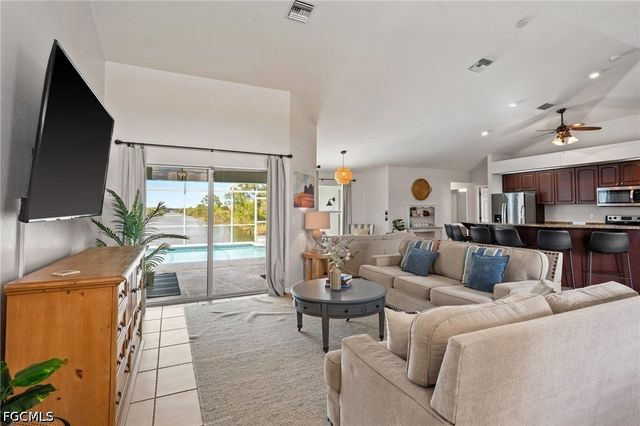 519 NE 19th TER, Cape Coral, FL 33909