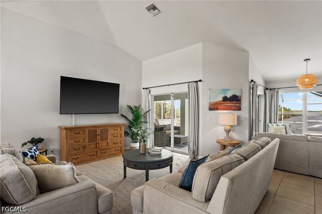 519 NE 19th TER, Cape Coral, FL 33909