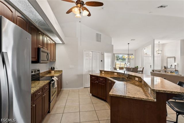 519 NE 19th TER, Cape Coral, FL 33909